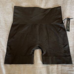 NWT Set Active Sculptflex Biker shorts